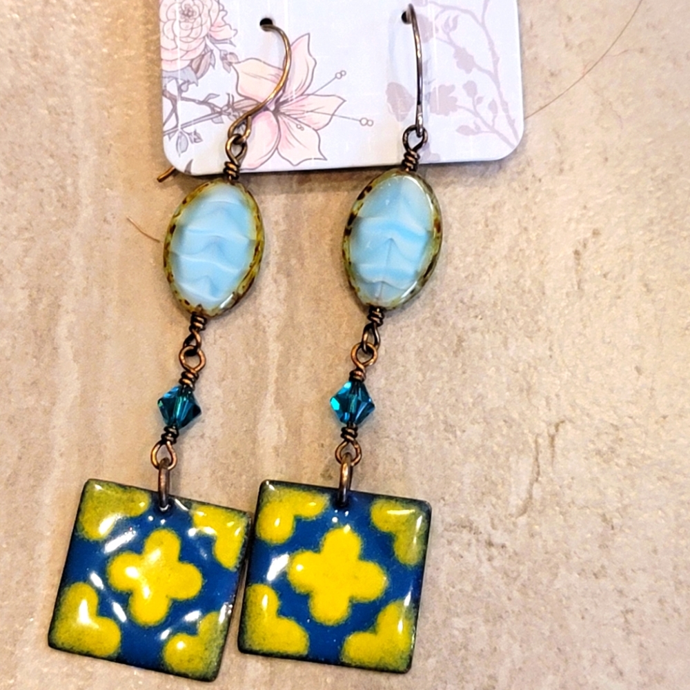 NWT Handmade Enamel and 🔮 Crystal Earrings
